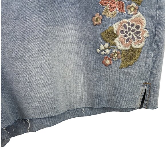 Stitch Star Floral Embroidered Fray Bottom Denim Shorts Womens Size 22W - Picture 4 of 10